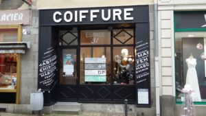Changer vitrine salon de coiffure
